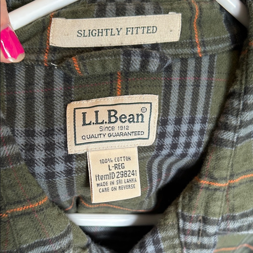 L.L. Bean Men's Green Plaid Button Down Flannel Shirt - Picture 3 of 3